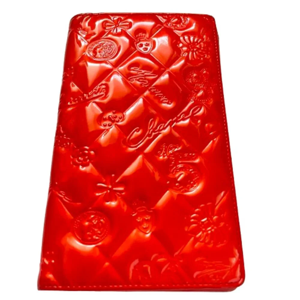 CHANEL Patent Leather Mademoaelle Lucky Symbols Bi-Fold Wallet
